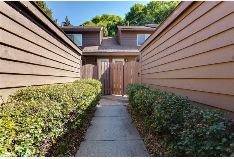 2458 Crestwood Drive - Photo 3 of 32