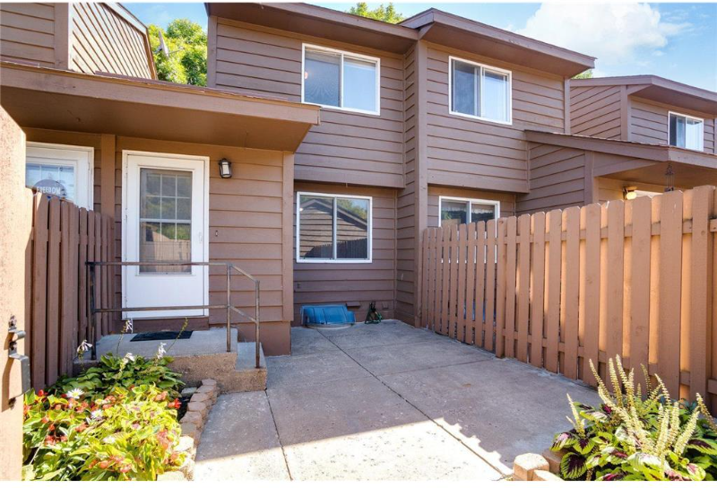 2458 Crestwood Drive - Photo 4 of 32