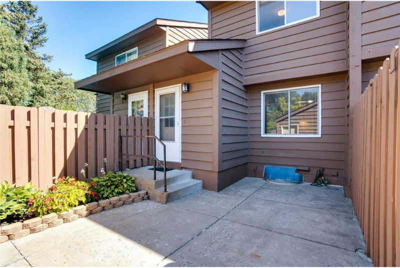 2458 Crestwood Drive - Photo 5 of 32