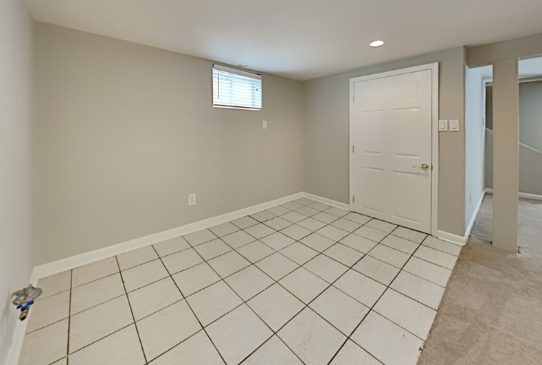 573 Whispering Hills Dr - Photo 2 of 16