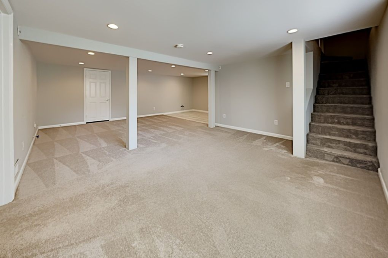 573 Whispering Hills Dr - Photo 3 of 16