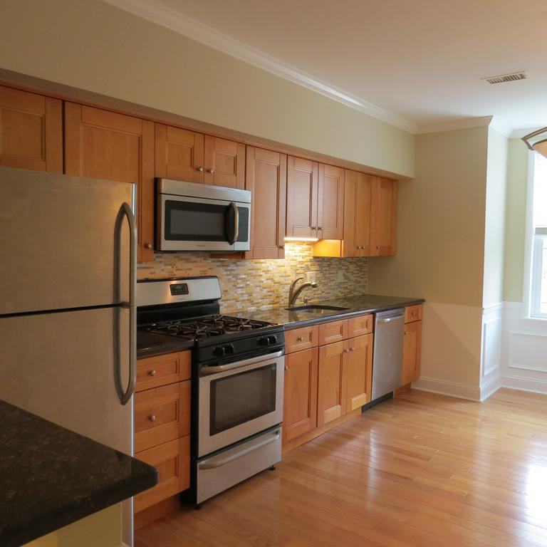 779 S Front St - Photo 2 of 10