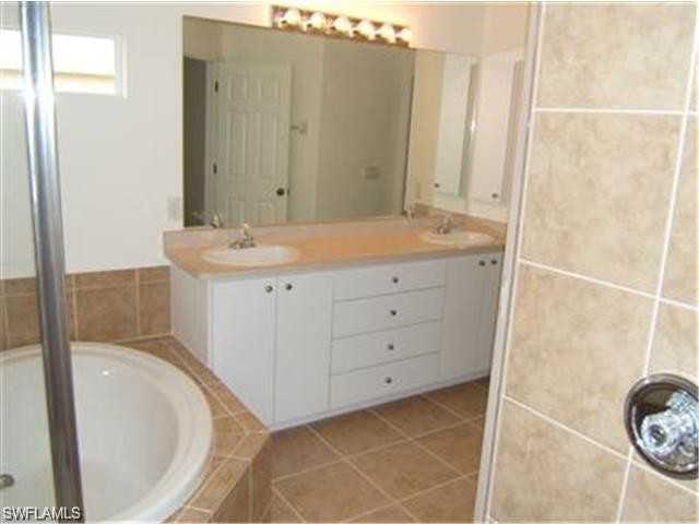 1100 NW 21st Ave - Photo 2 of 9