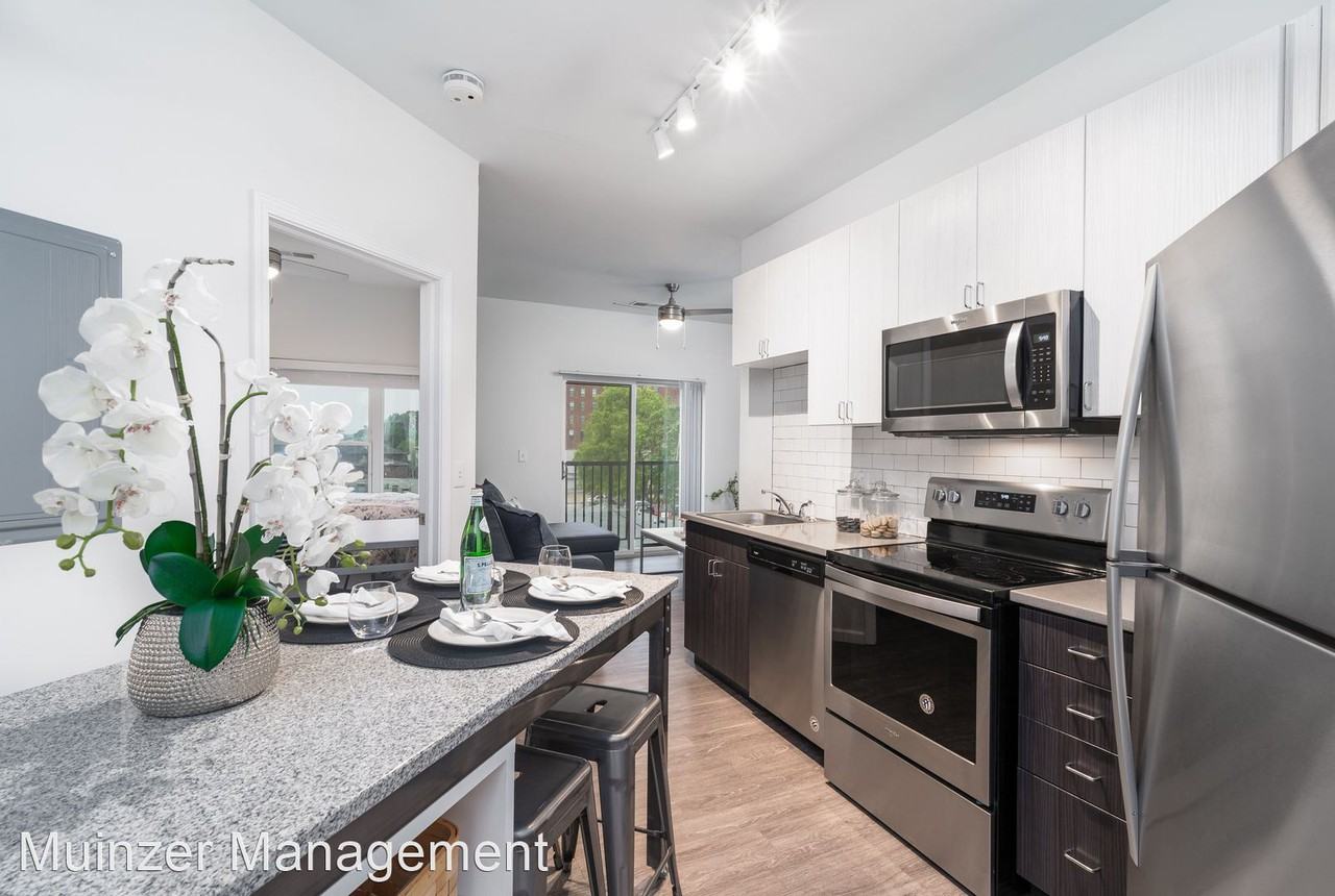 300 W. State Street - Photo 2 of 5