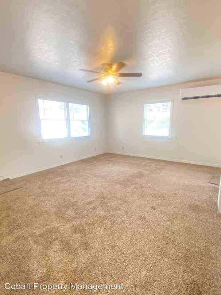 5093 Olivewood Ave - Photo 3 of 11