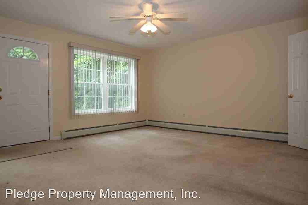 10 Cathcart Dr #13 - Photo 3 of 21