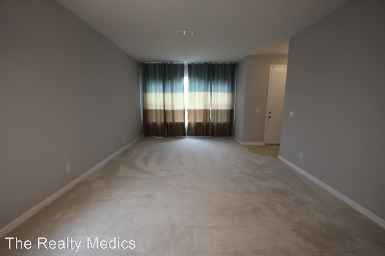 453 Kestrel Dr - Photo 2 of 5