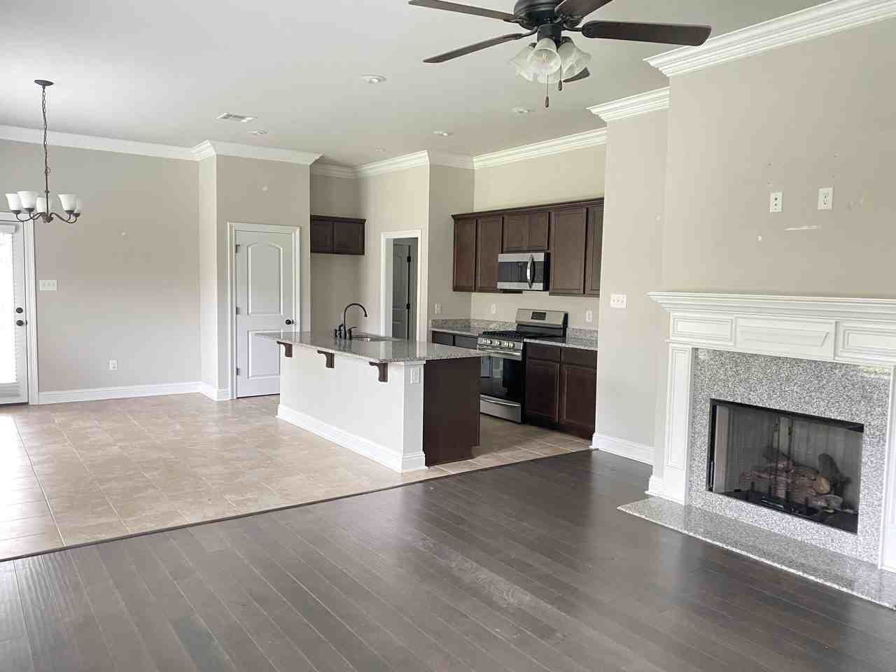 12108 Grand Wood Ave - Photo 2 of 14