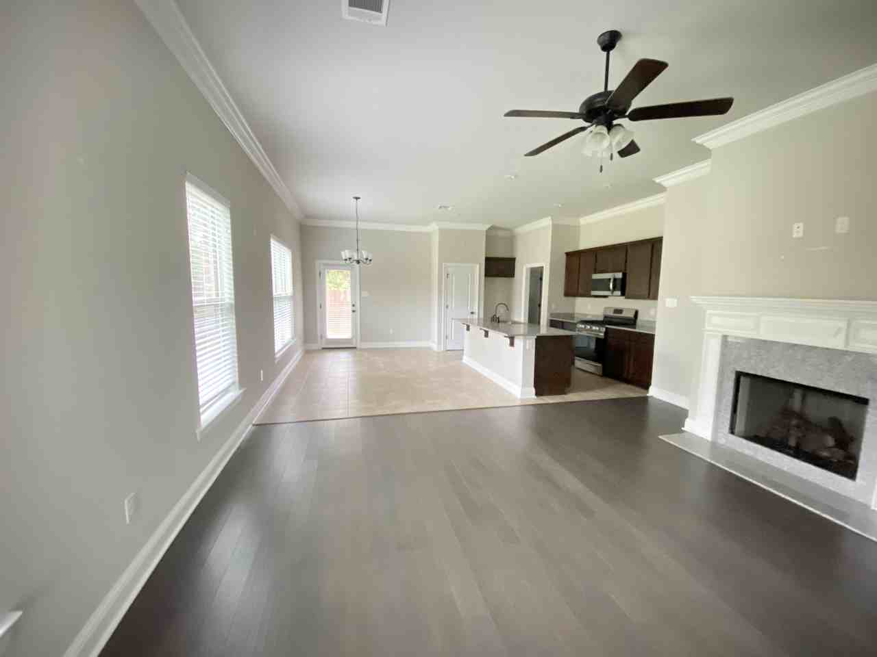 12108 Grand Wood Ave - Photo 3 of 14