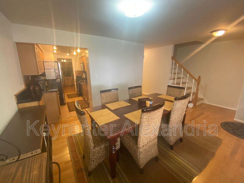 5923 Kara Pl - Photo 5 of 27