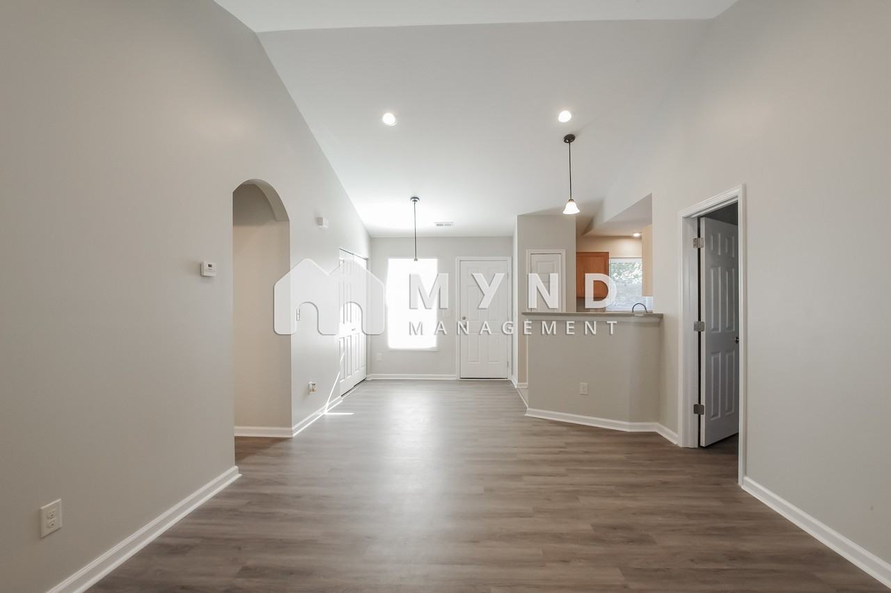 431 E Todd Ln - Photo 2 of 17