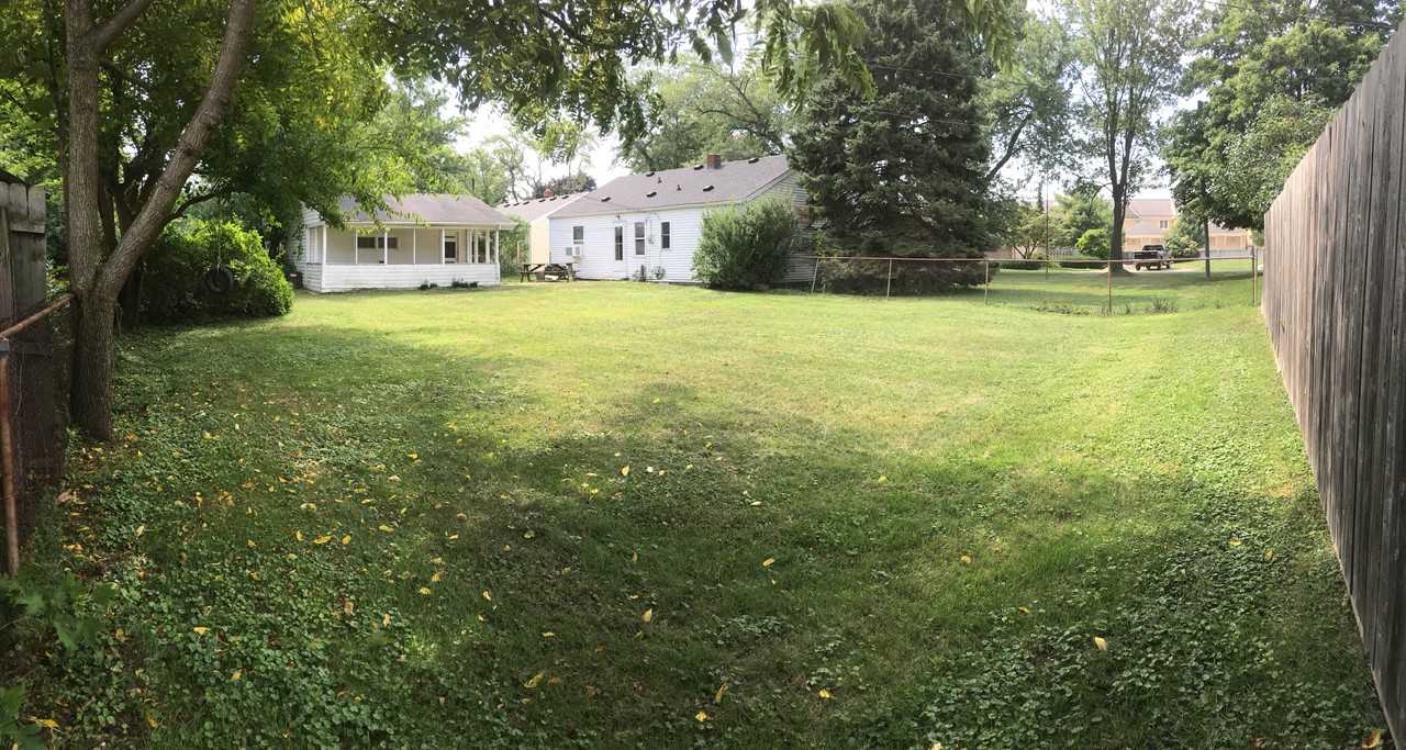 3105 S Grove Dr - Photo 3 of 15