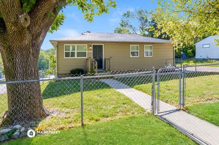 4615 N Forest Ave - Photo 2 of 16