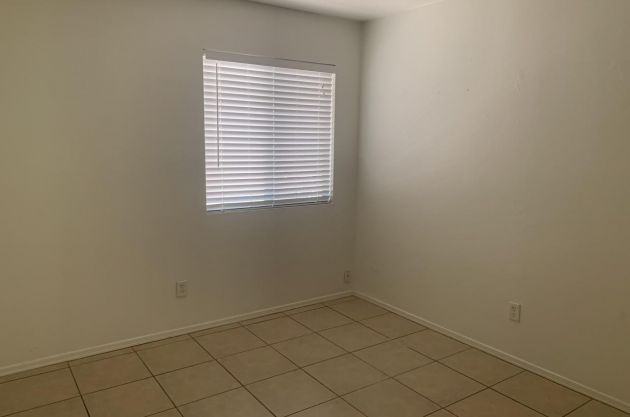 688 West Emerald Key Drive - Photo 2 of 5