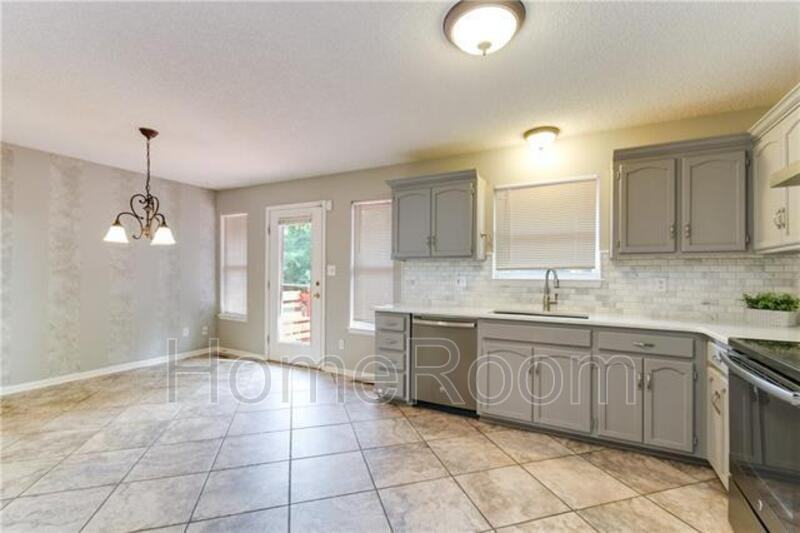 2005 Ne Wien Ave - Photo 2 of 18