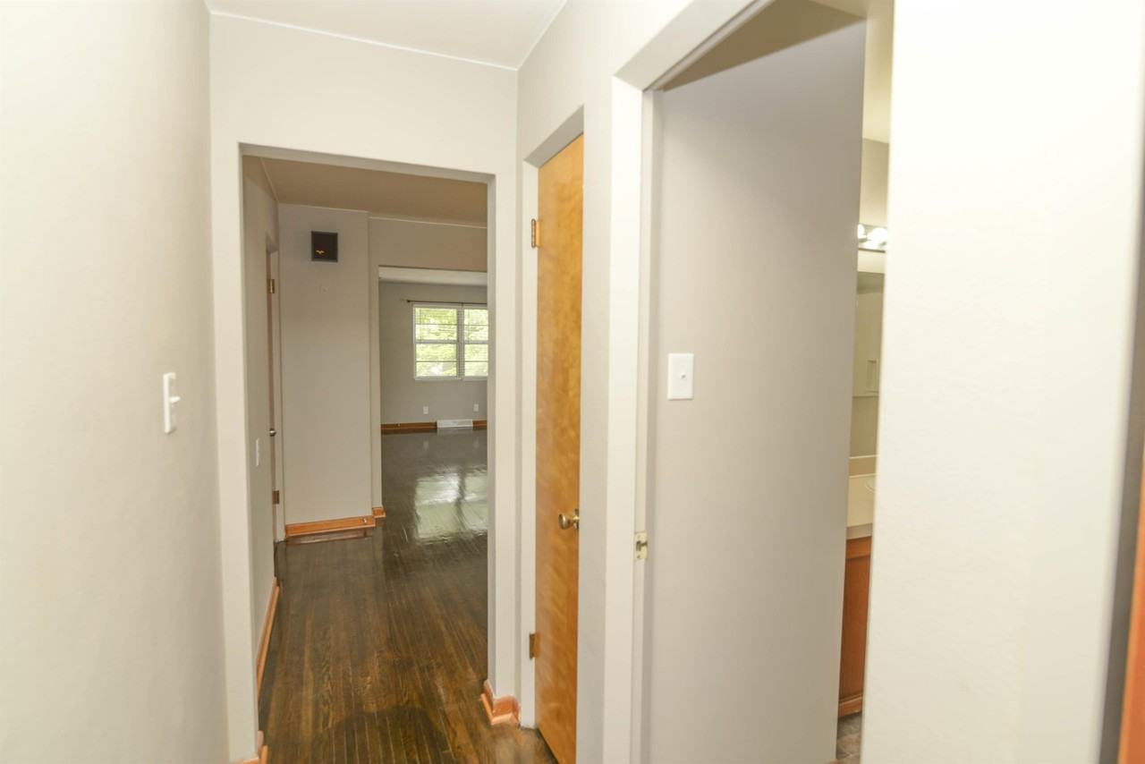 214 W Atchison St #1 - Photo 4 of 13