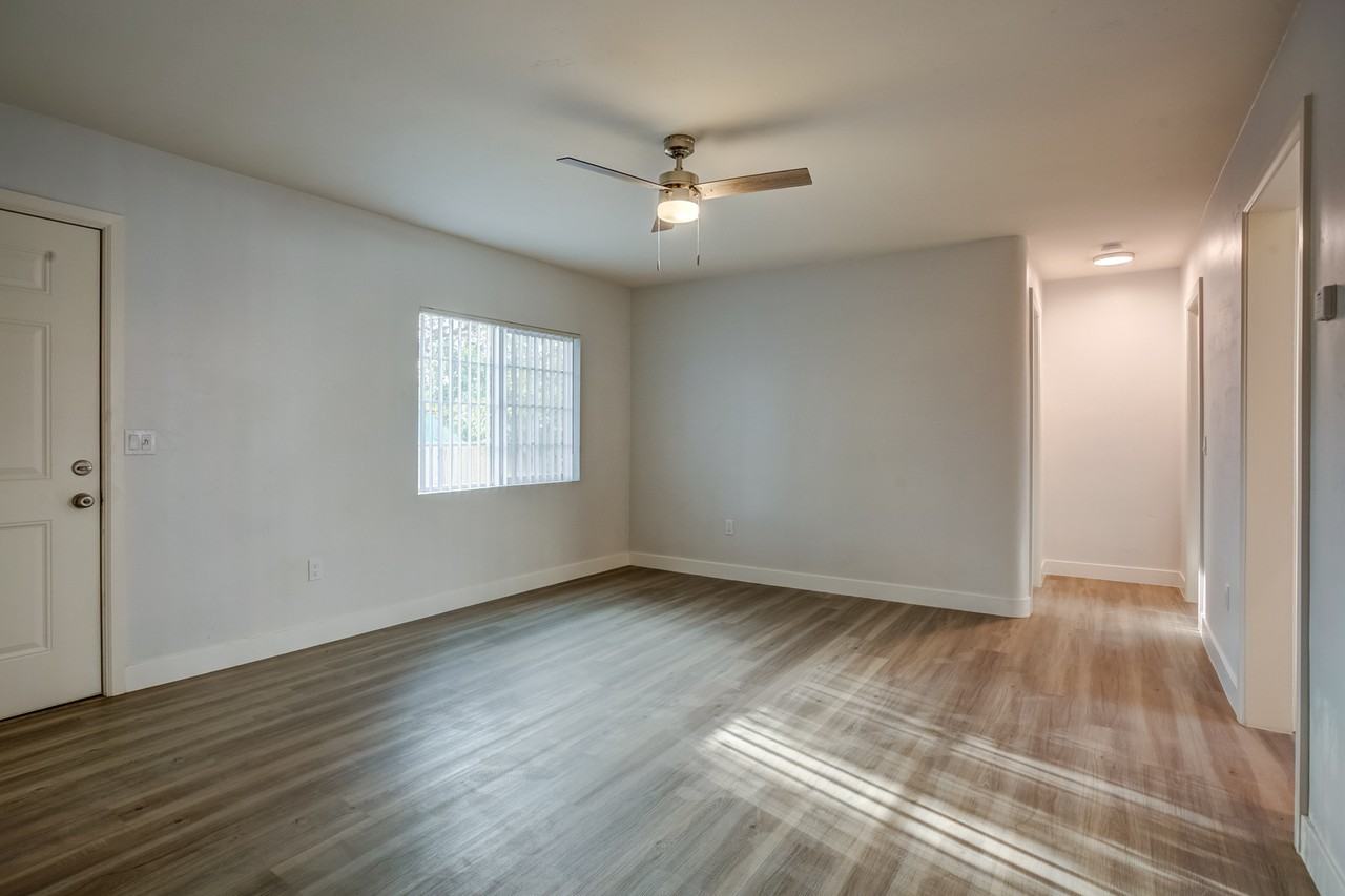 849 West 11th Avenue - Photo 3 of 12