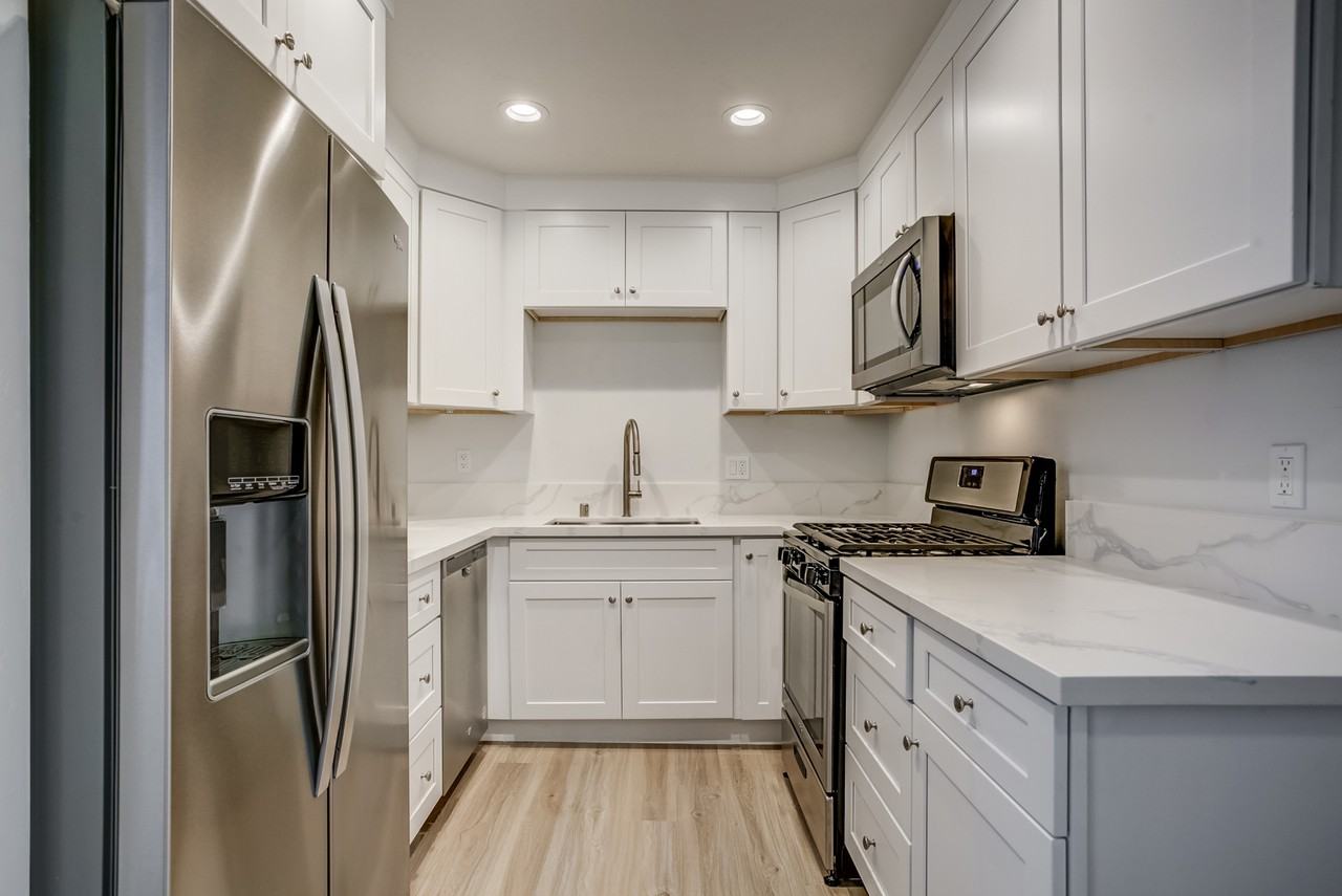 849 West 11th Avenue - Photo 2 of 12