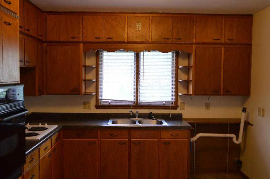 310 1/2 Linn St - Photo 2 of 9