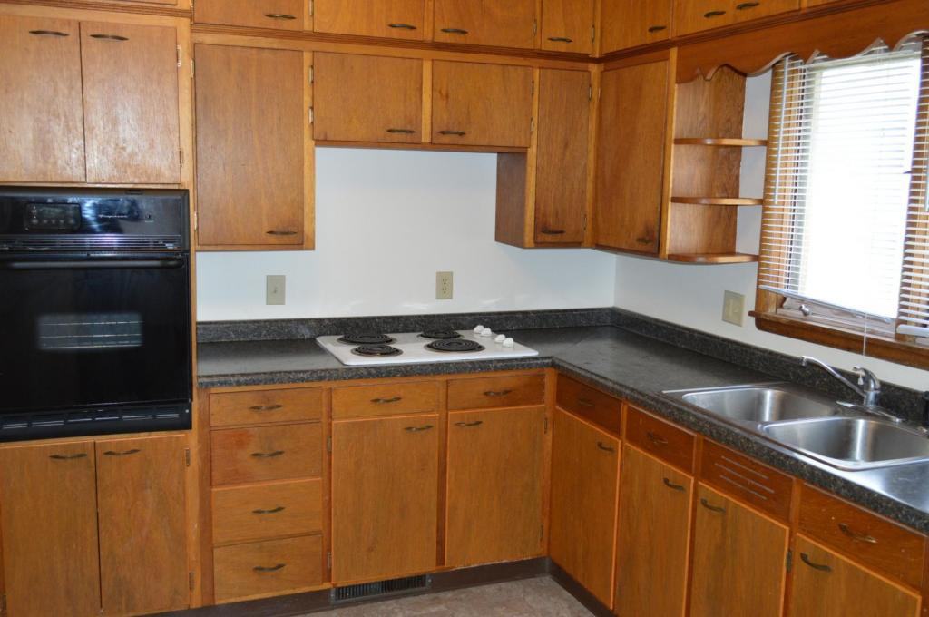 310 1/2 Linn St - Photo 3 of 9