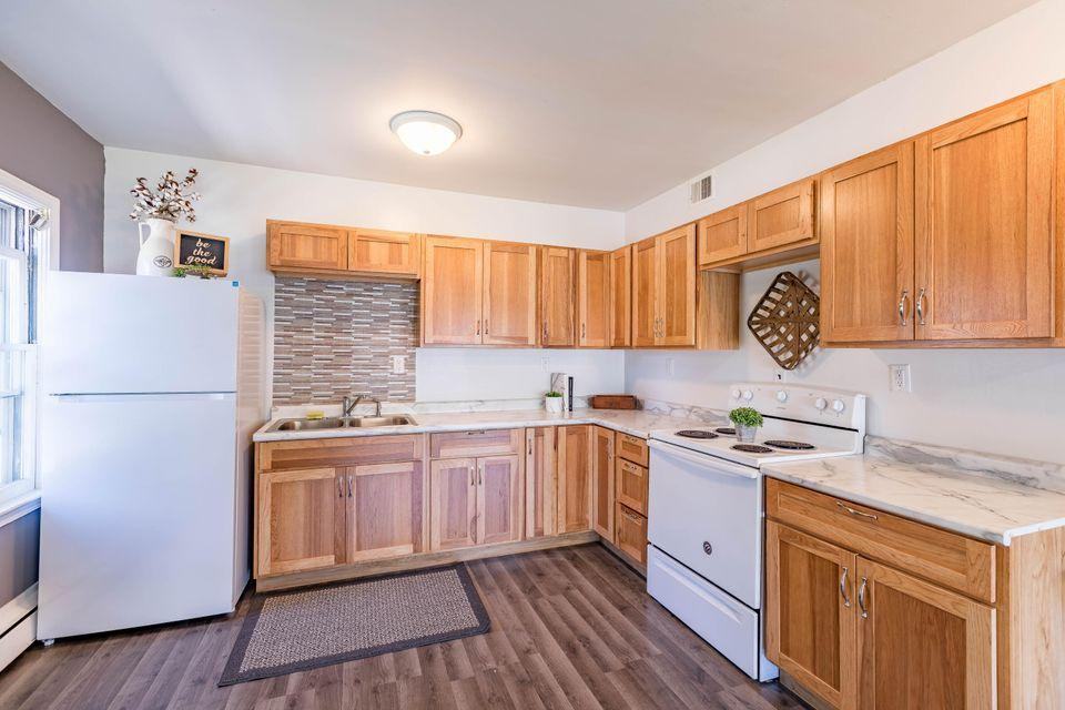 503 Iowa Ave - Photo 2 of 9