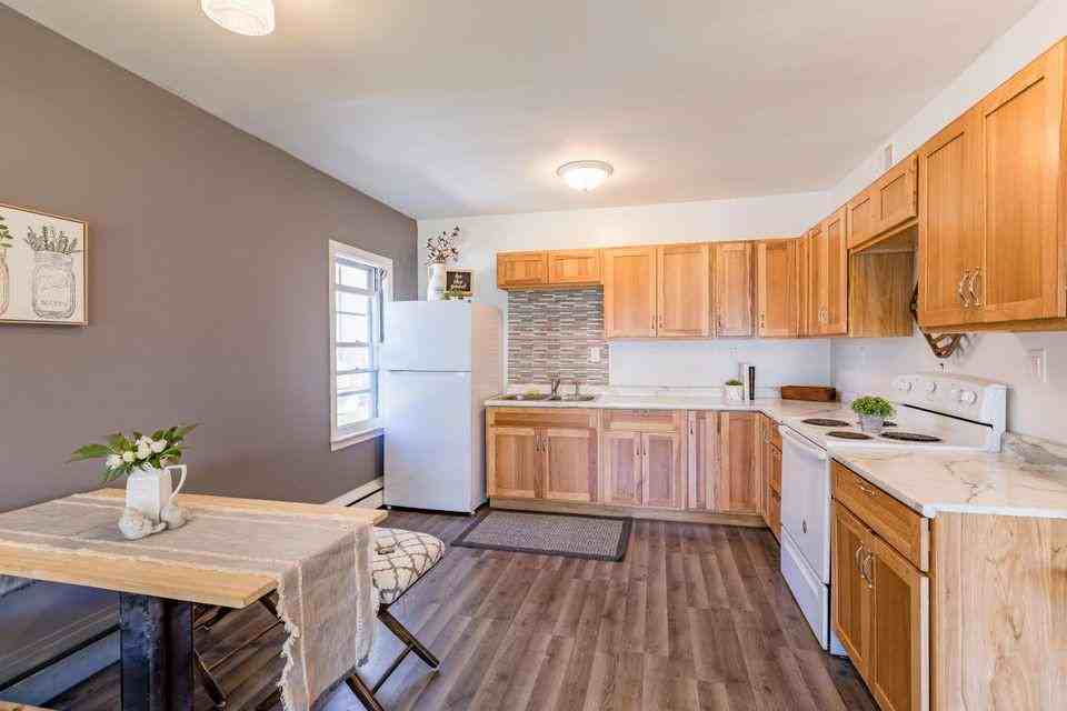 503 Iowa Ave - Photo 3 of 9