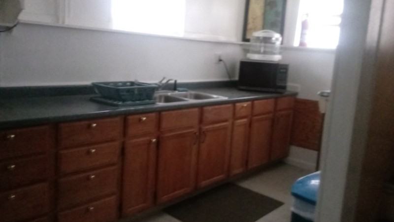 1013 Nathaniel Spacious Rooms - Photo 4 of 11