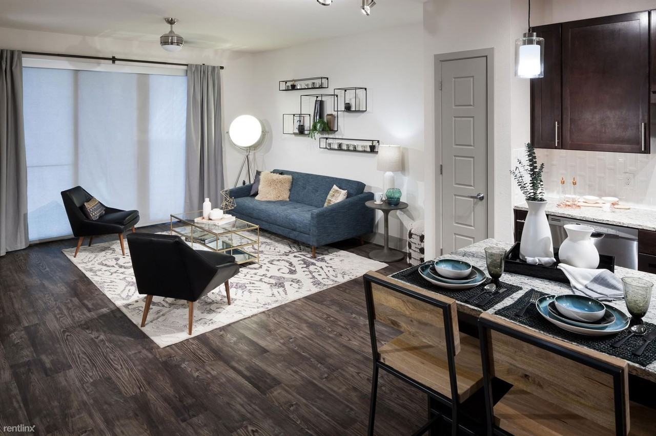 2600 W 7th St - Photo 3 of 6