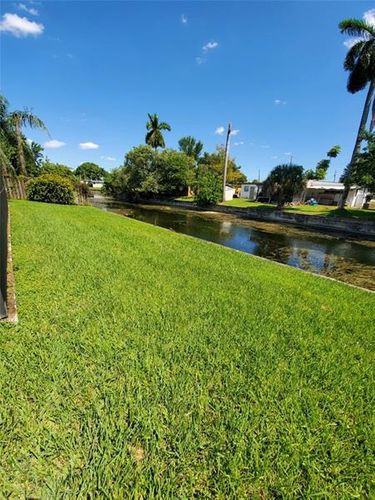 6104 Nw 19th Ct - Photo 3 of 8