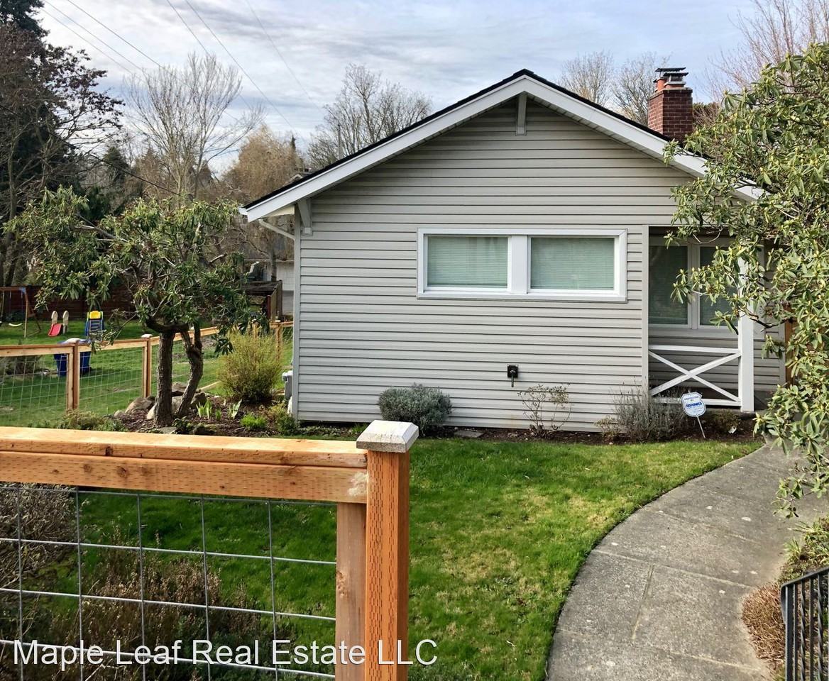 6621 Holly Pl Sw - Photo 2 of 38