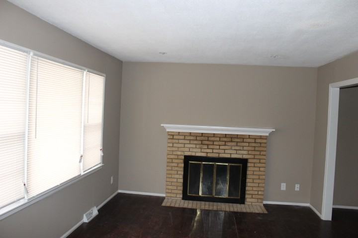 11504 Manchester Ave - Photo 2 of 15