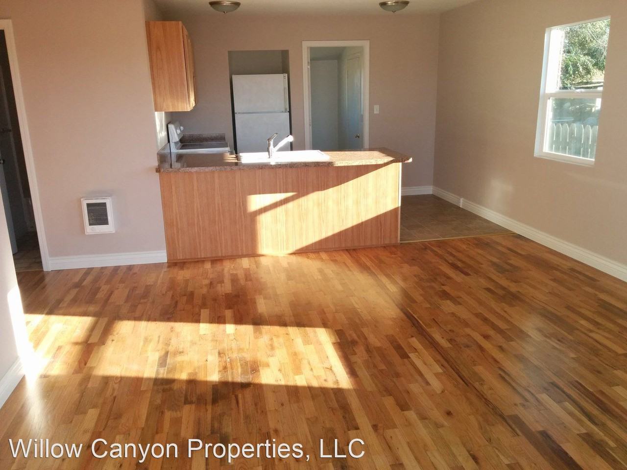 891 Nw Commercial St - Photo 2 of 5