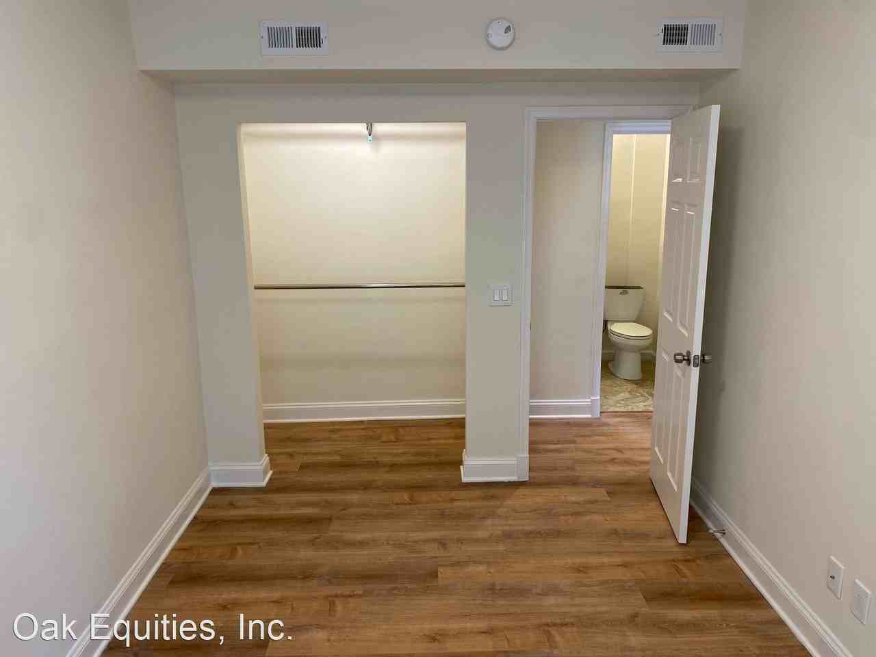 4240 39th St NW - Photo 3 of 10