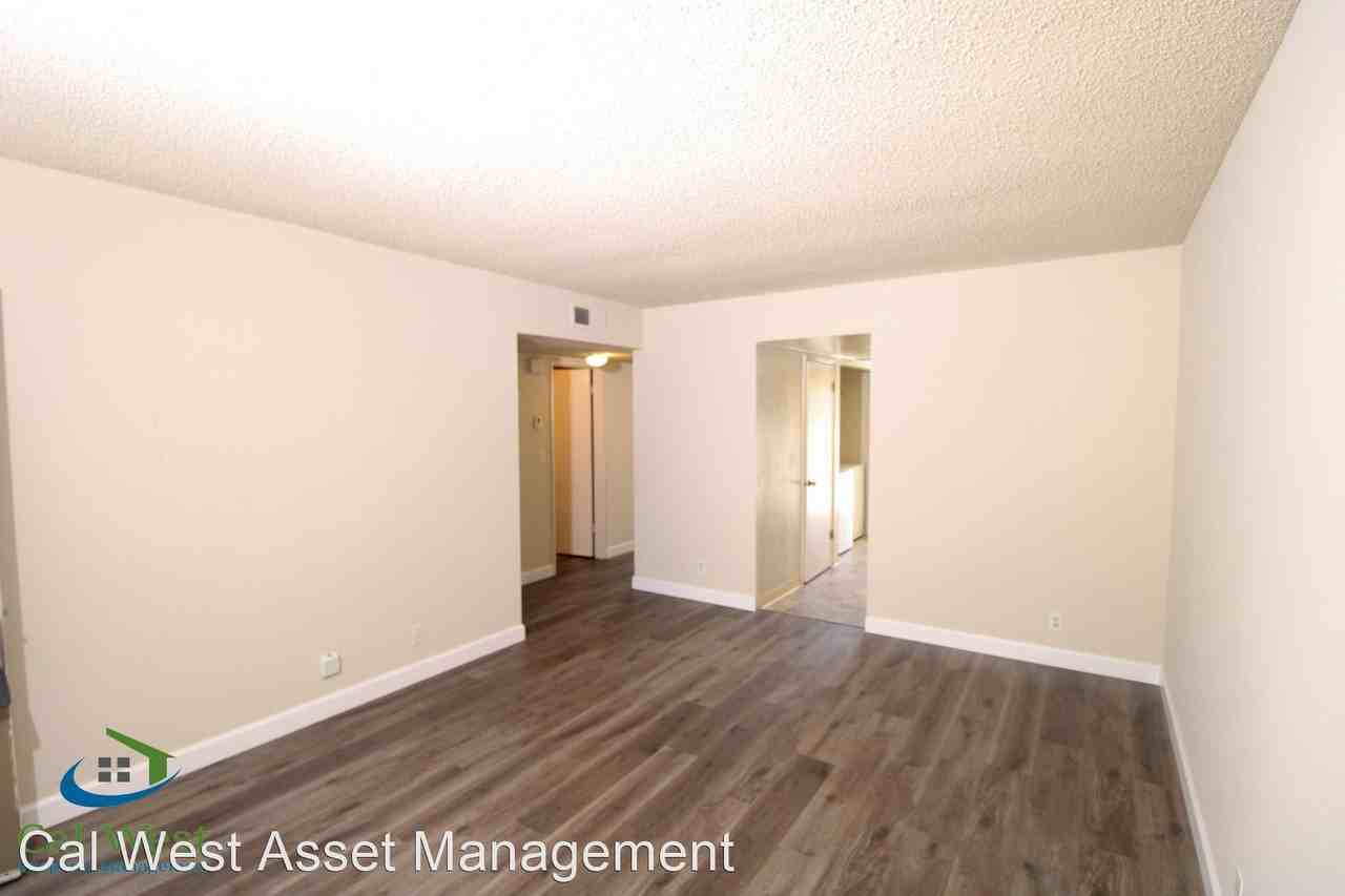 204 Fairway Glen Ln - Photo 3 of 23
