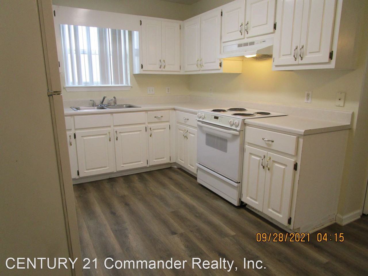 4943 S Lakewood Dr - Photo 2 of 16