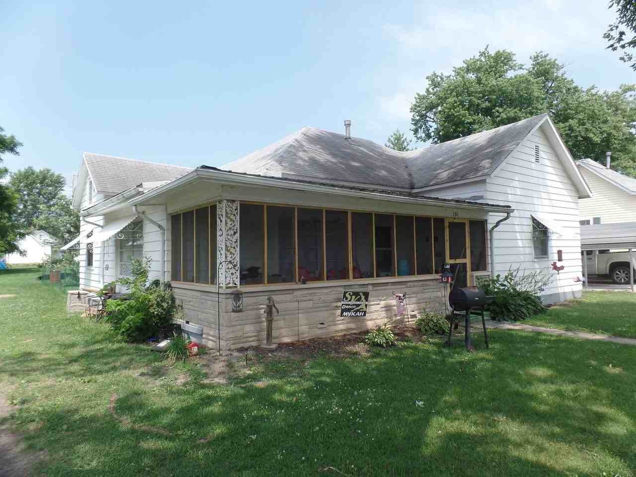 136 N 3rd St - Photo 2 of 7