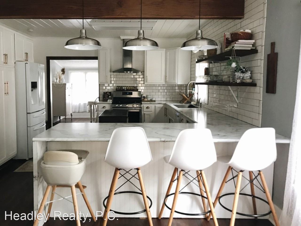 1009 Main St - Photo 3 of 12