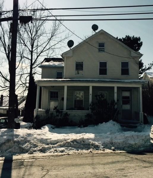 812 Cedar St - Photo 2 of 7