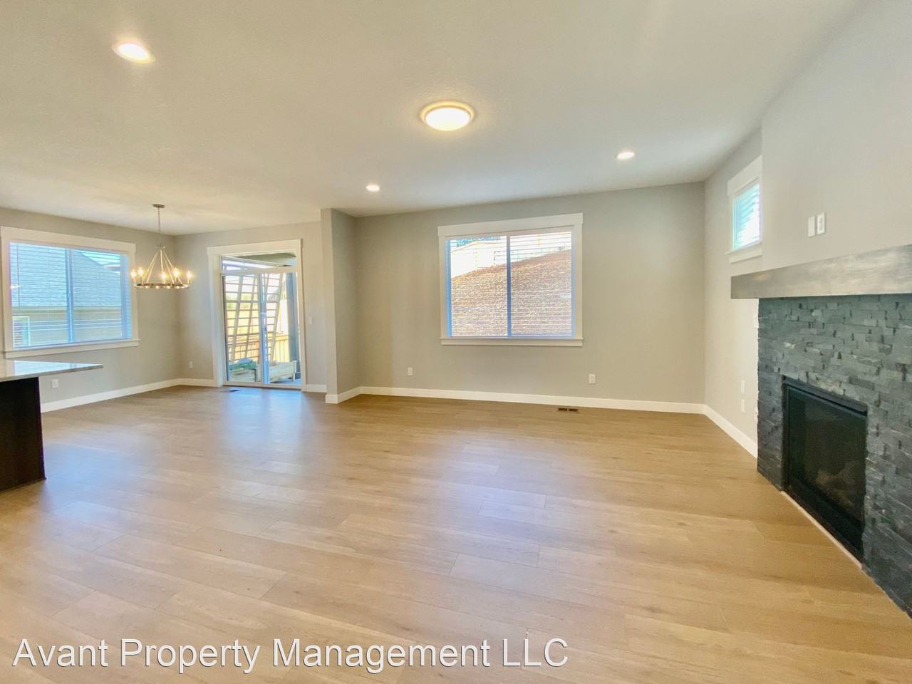 38243 Mulberry St - Photo 3 of 24