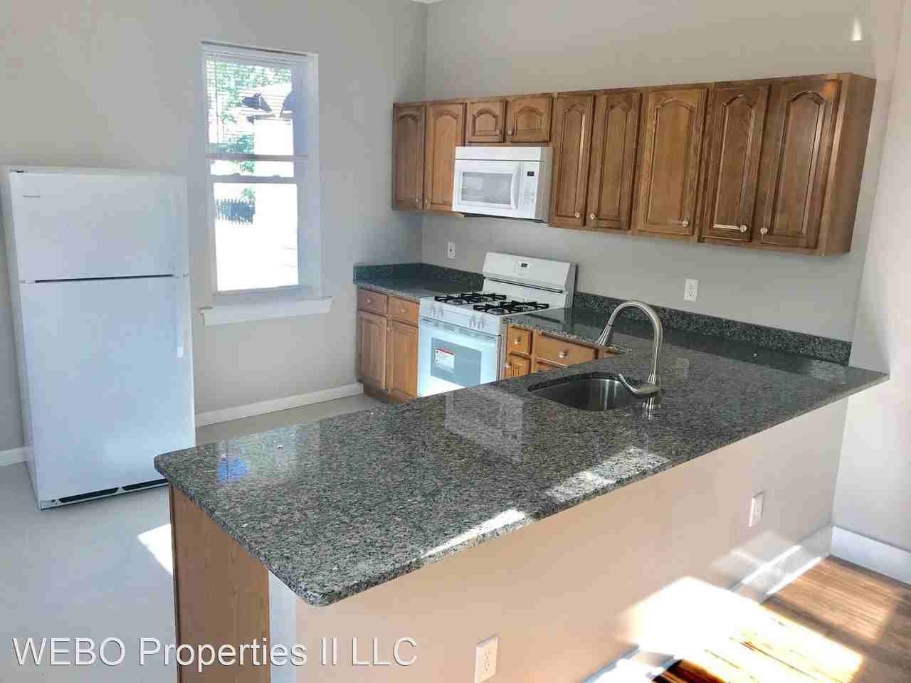 738 Division St - Photo 3 of 10