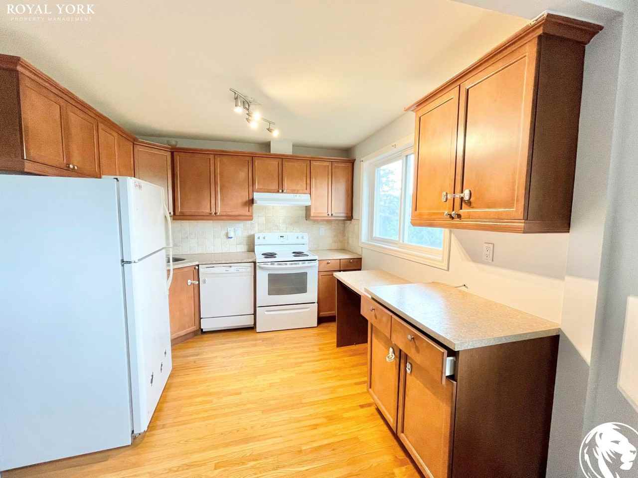 17 Annapearl Crt #3 - Photo 3 of 14