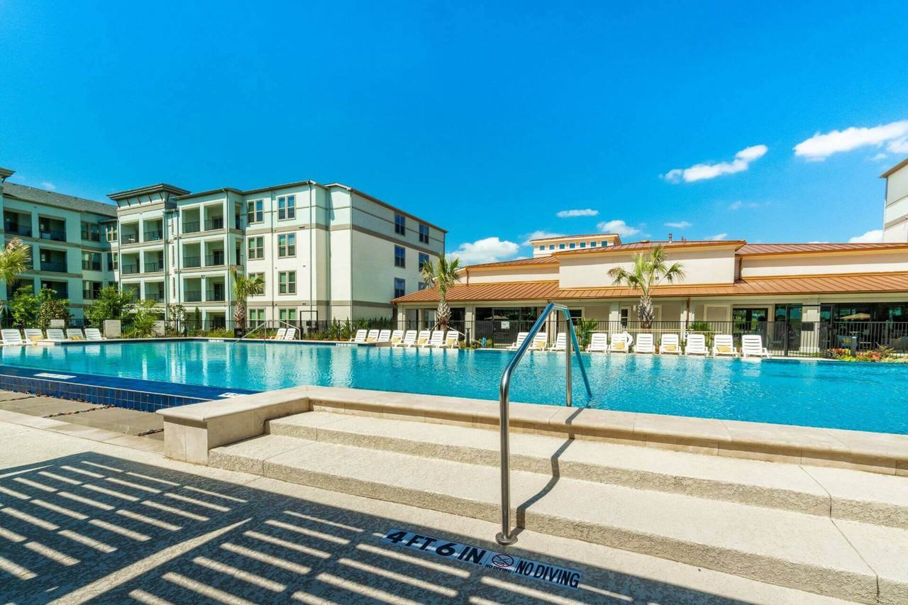 Reveal at Bayside - Photo 3 of 38