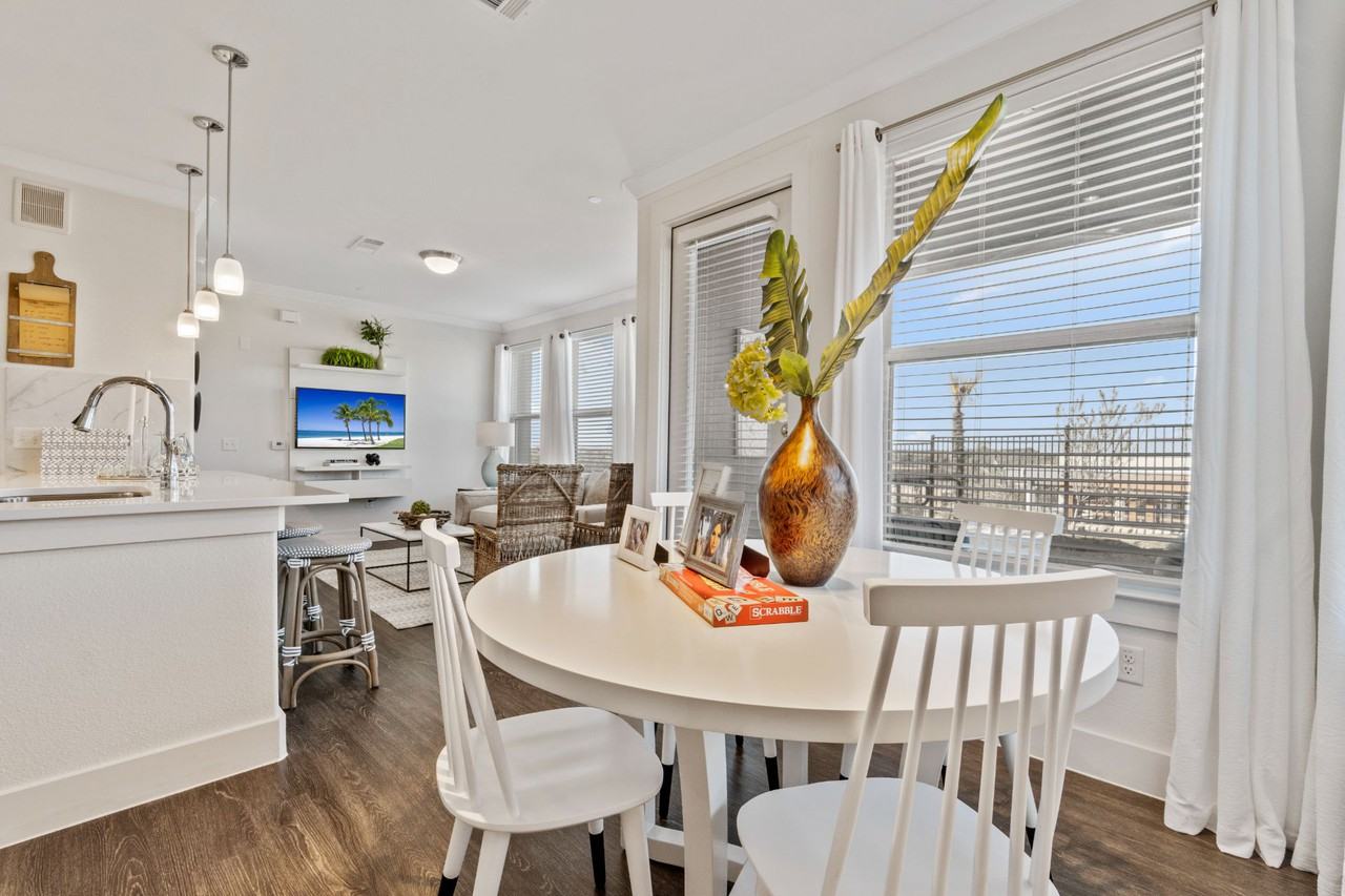 Reveal 54 - Photo 6 of 47