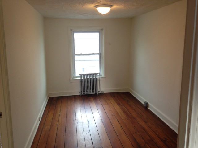 312 E Girard Ave #3 - Photo 4 of 9