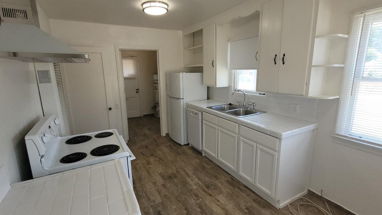 4105 22nd St #1 - Photo 5 of 14