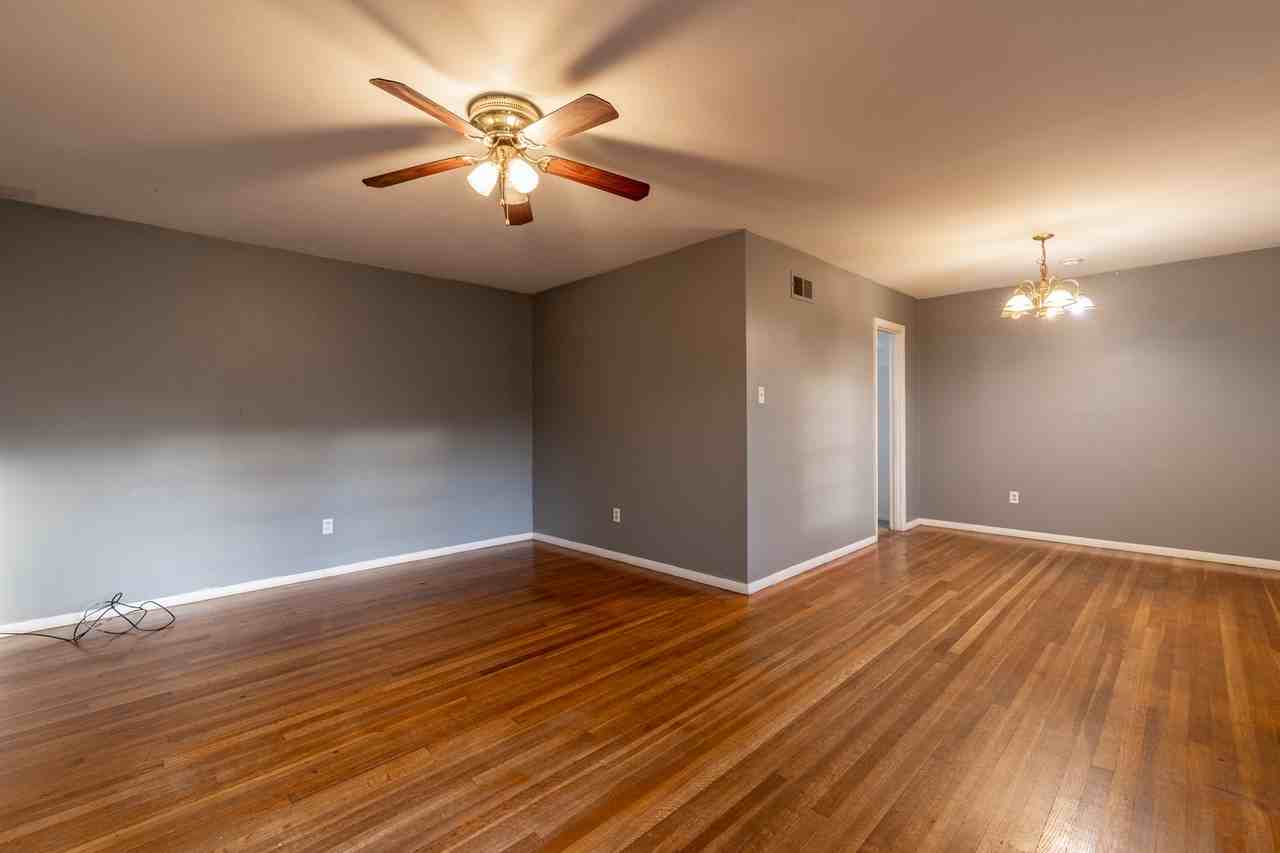 430 N Graham St #1 - Photo 4 of 9