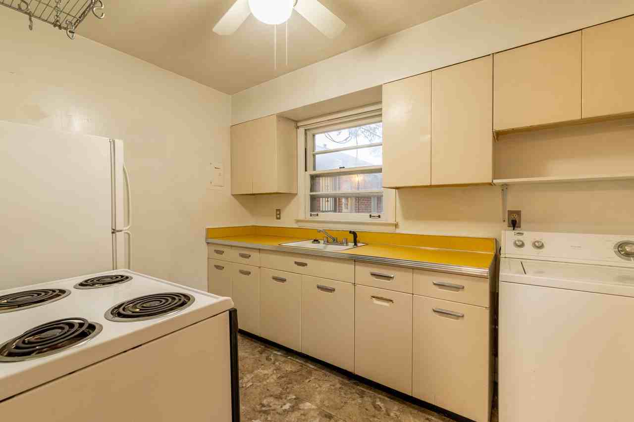 430 N Graham St #1 - Photo 7 of 9