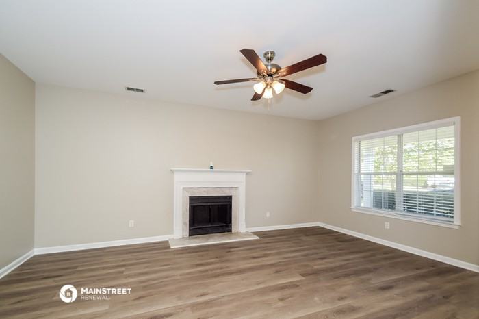 105 King Valley St - Photo 3 of 16