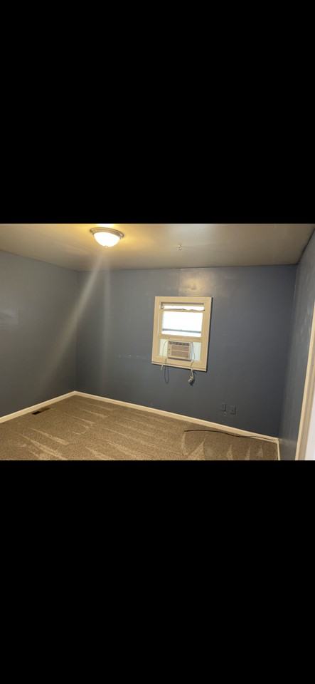 610 NW Grant St - Photo 6 of 8