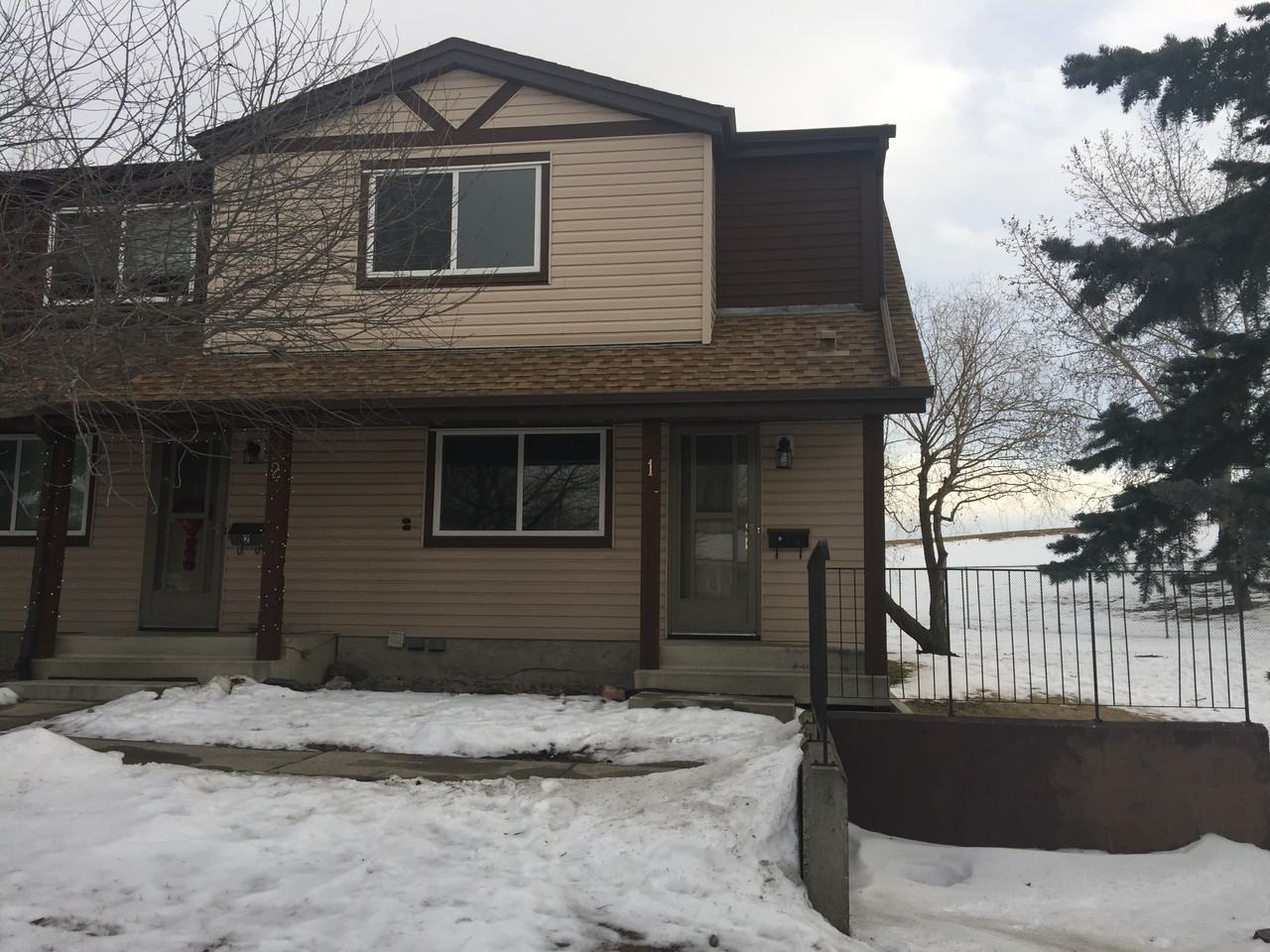 13833 30 Street - Photo 2 of 23